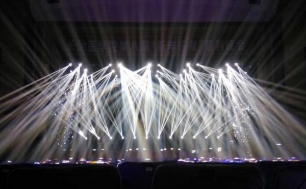 ANGLER extraordinary KHZ-600 with Ou Ma Lighting hosted the 8th New Year Music Festival of Changzhi Medical College
